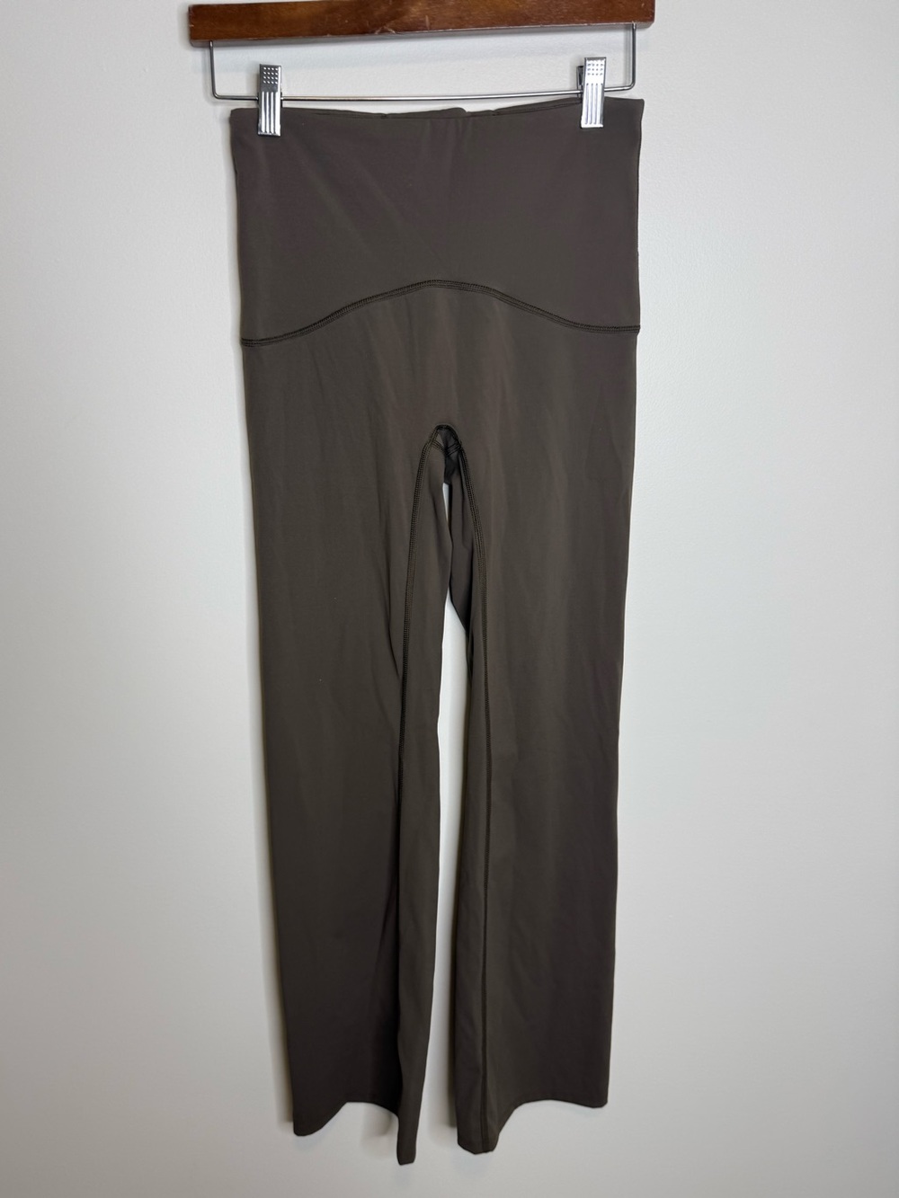SPANX shape Booty Boost Skinny Flare Pant Brown Stretchy sz medium